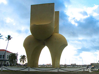 Salvador - Centro Histórico - Monumento de Mário Cravo