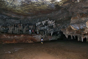 Terra Ronca - Caverna Angélica - Guia dentro do lago