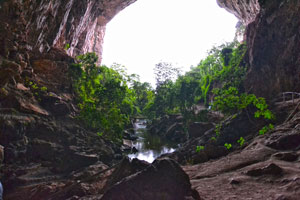 Caverna Terra Ronca - Entrada da caverna vista de dentro