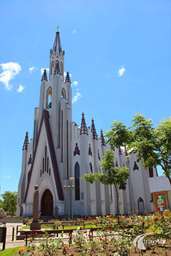 Bento Gonçalves - Igreja Cristo Rei e a praça Padre Rui Lorenzi