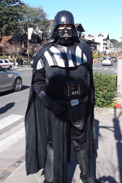 Gramado - Publicidade Local - Empresa utiliza o personagem Darth Vader