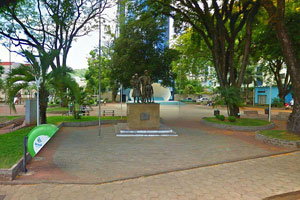 Capinzal - Monumento aos Pioneiros da Colonização<br /><span>Crédito: Google Maps</span>