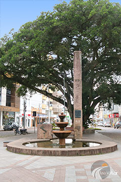 Urussanga - Monumento ao Imigrante na Praça Anita Garibaldi